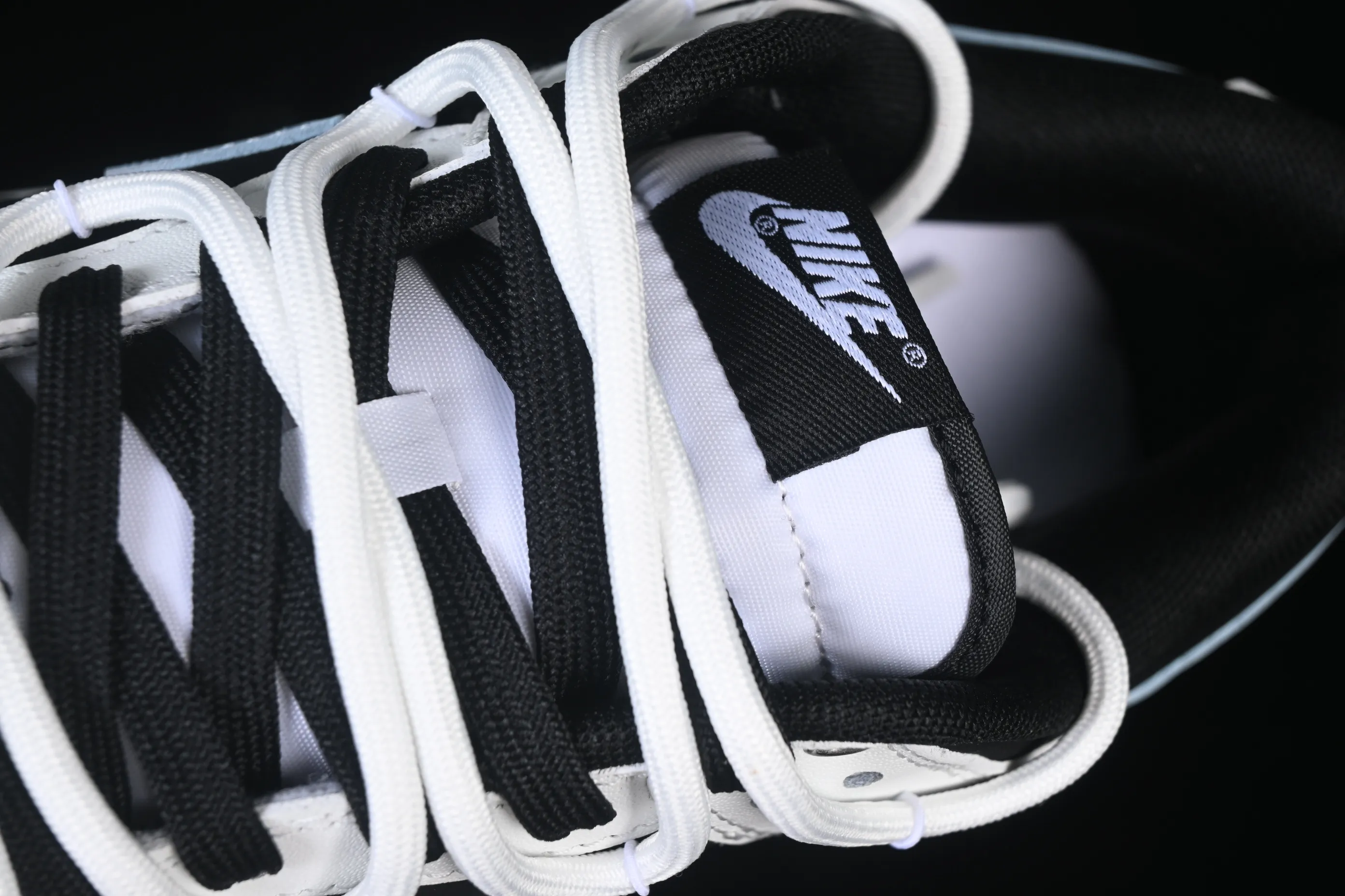 All categories Nk SB Dunk Series Nk SB Dunk Low High-end customized low-top sneakers Nike SB Dunk Low "Just Do it" straps Anniversary high-end customized low-top casual sneakers WB0515-088